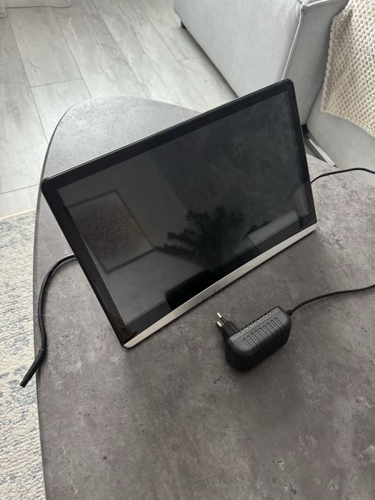 Монитор (планшет) в авто