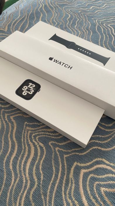 Часы Apple Watch SE