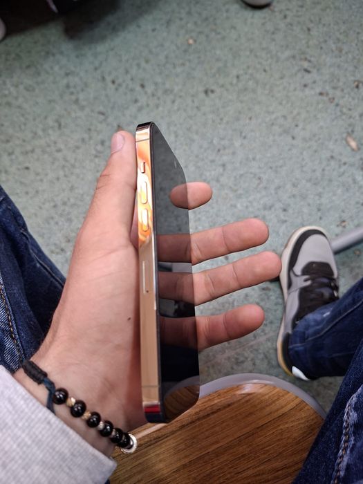 Vand iphone 14 pro impecabil