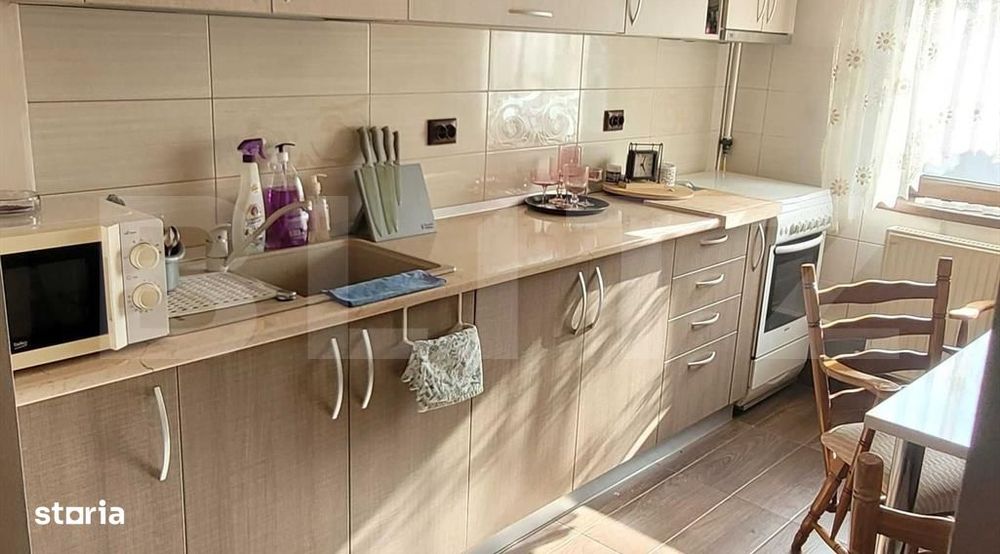 Apartament 3 camere, 64 mp, zona Materna