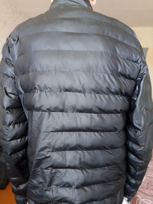 Продам куртку демисезонную.Чёрные.