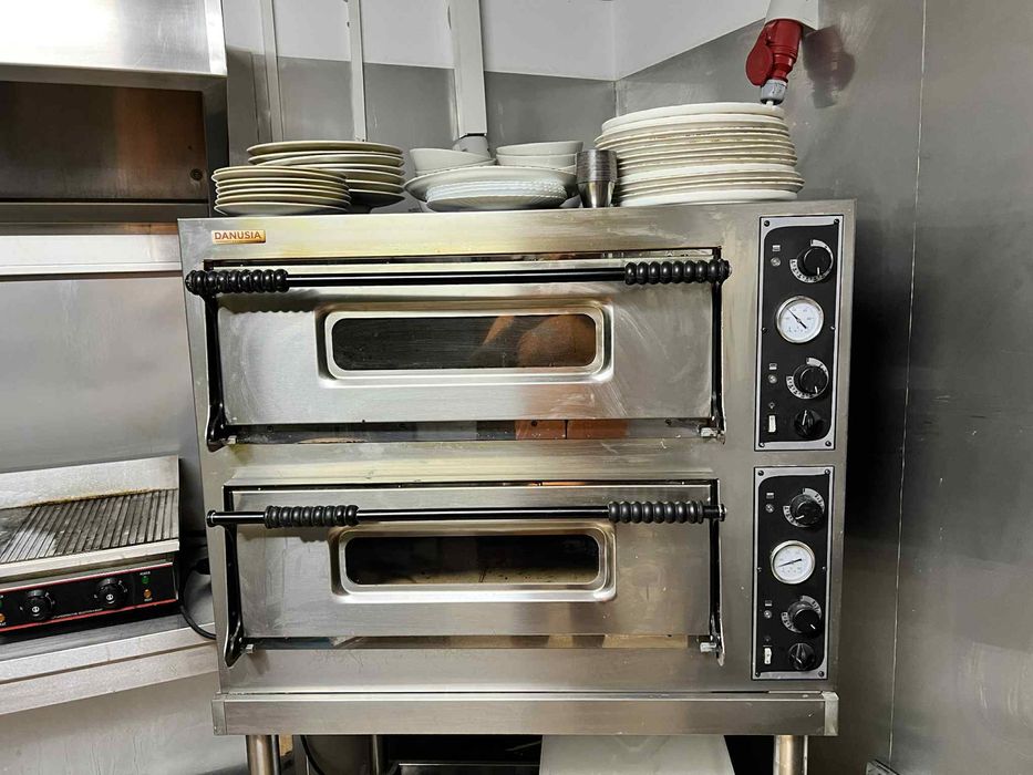 Bucatarie completa sau separate, cuptor pizza, frigider dublu inox…