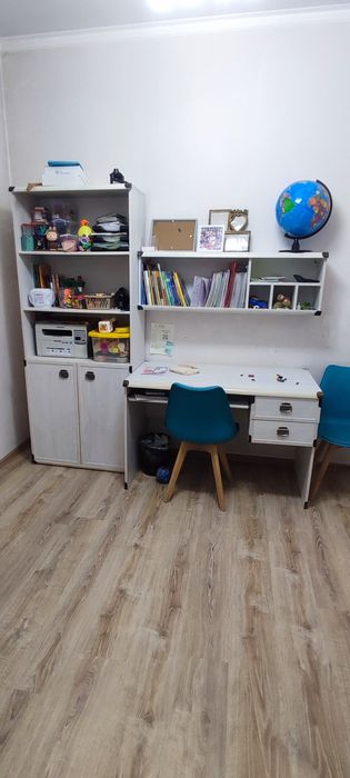 Стол, полка, шкаф- пенал