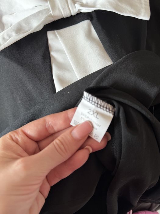 Tricou 2XL- nou. Cu funda