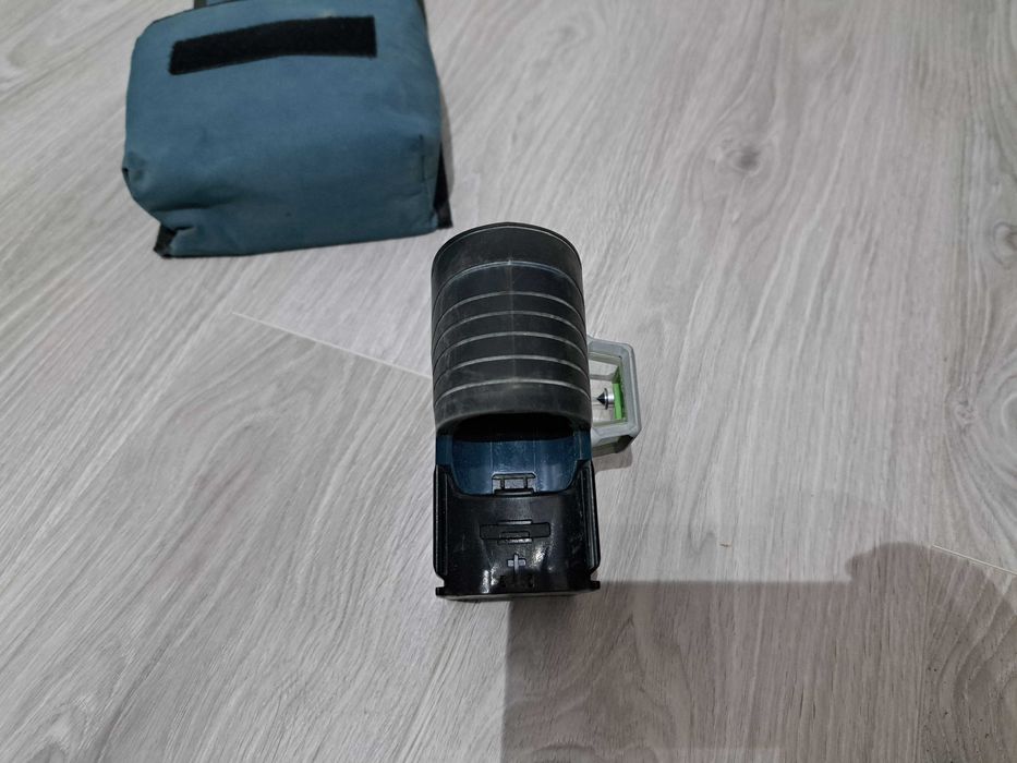 Laser Bosch GLL 3-80 CG se vinde ca defect