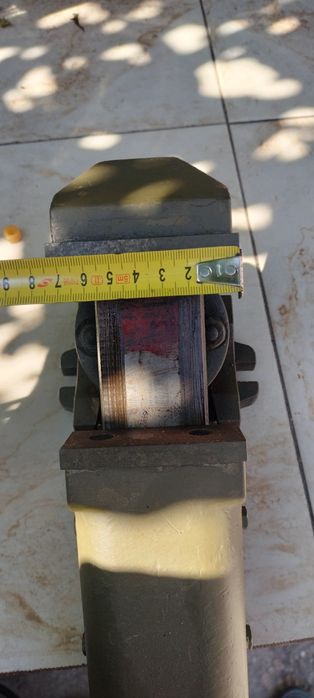 Menghina inclinabila triaxial