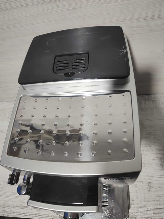 Кафеавтомат - робот Delonghi MAGNIFICA ECAM