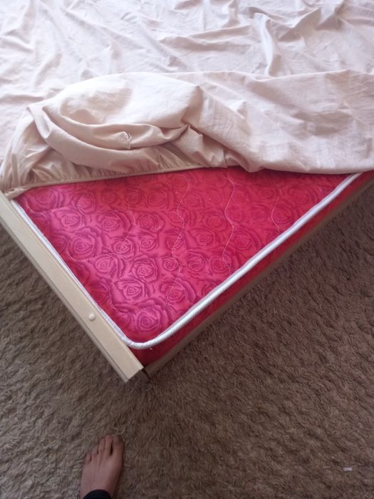 Продам  даухспальную кровать