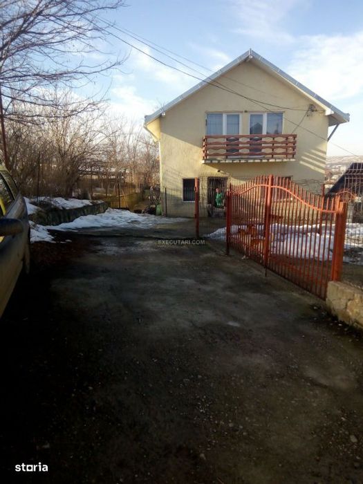 Tudor Vladimirescu - Casa P+M - 140 mp + Teren - 956 mp |Botosani