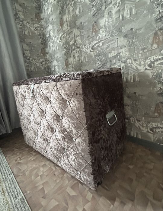 Сундук с стразами