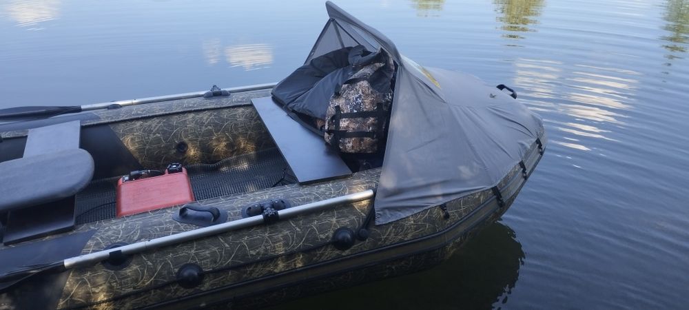 Продам лодку с мотором