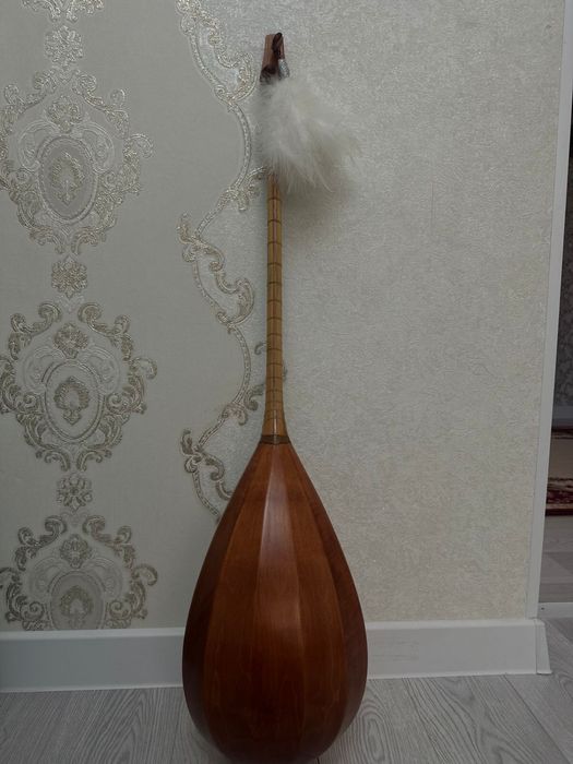 Домбыра сатылады кәсіби