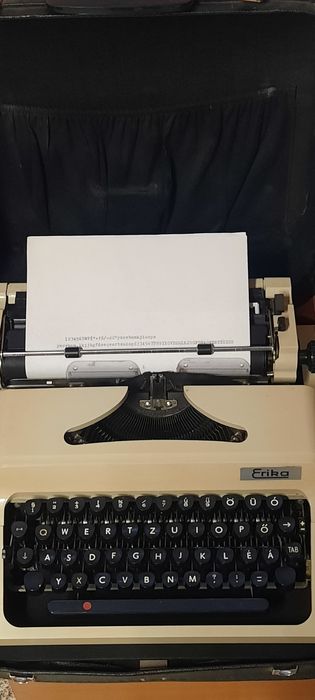 Mașină de scris Erika impecabilă