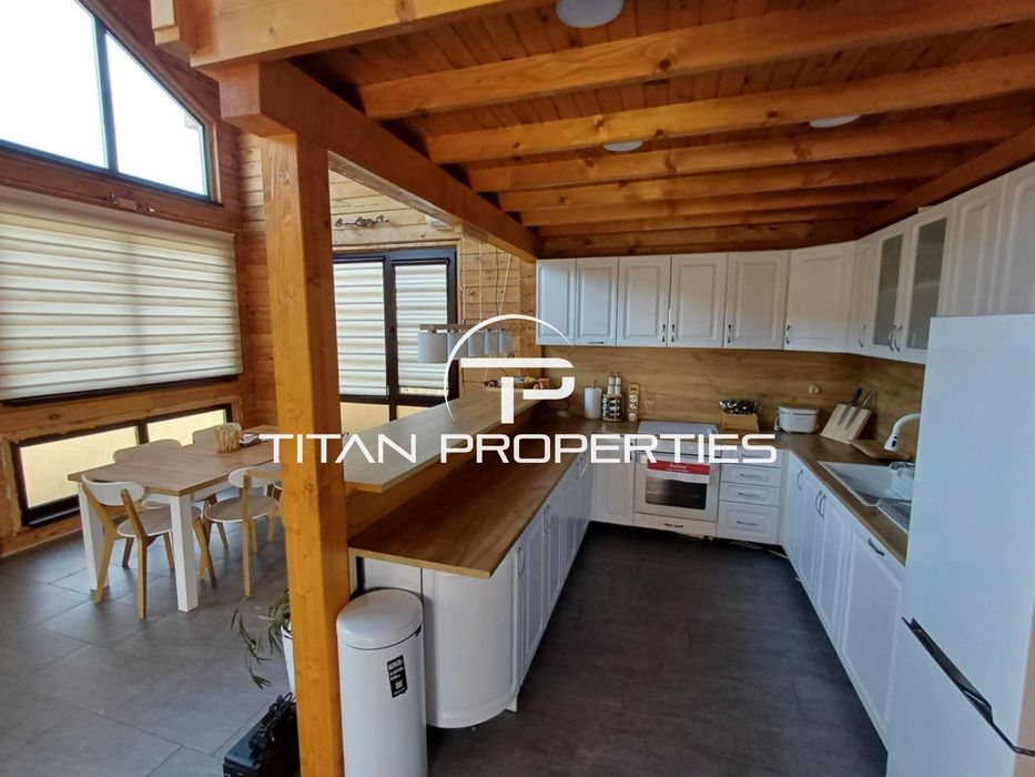 Лична оферта! Великолепна къща с двор в с. Бродилово