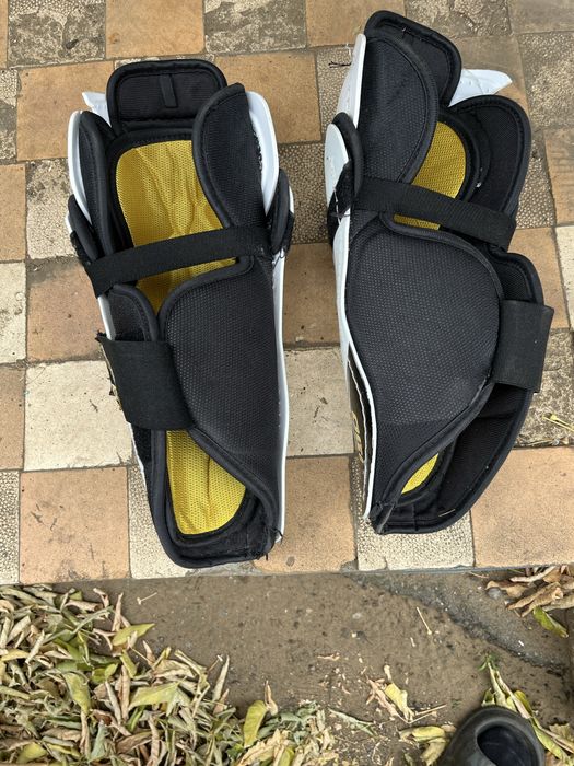 Прдам хокейную форму