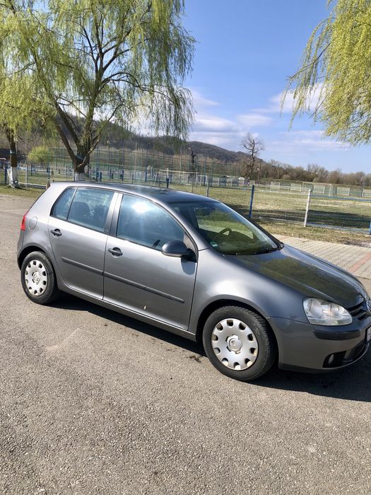 Vand Golf V 1.9 TDI - proaspat vopsit