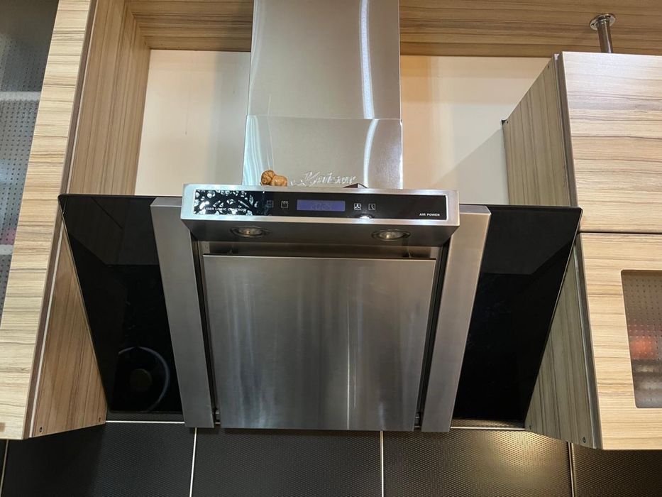 Продается кухня с техникой