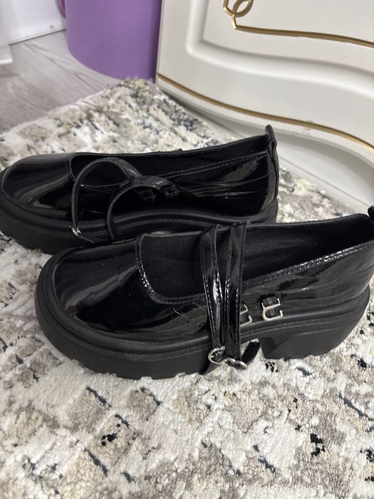 Туфли школьные лакированные