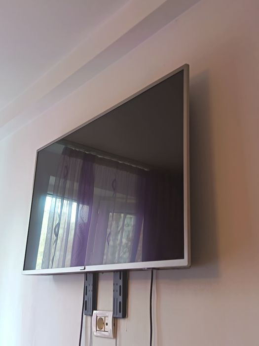 Vând televizor 1000ron sau schimb cu iPhone 13-14-15