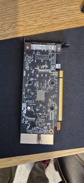 Placa video Radeon RX 6400, low profile