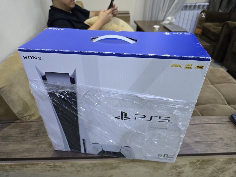 Ps5 с 2 джостиками дискавой