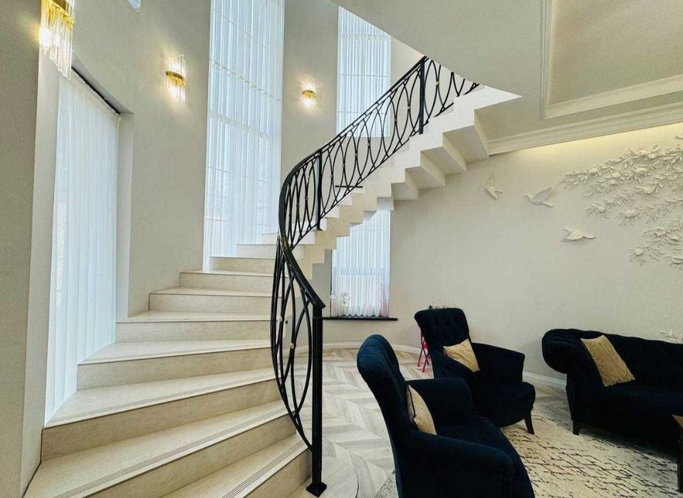 Сдается дом в центре столицы, элитный район Бадамзар

Ориентир: школа