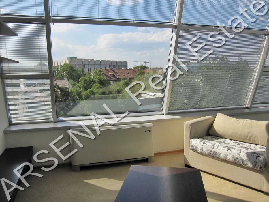 Дава се под наем Четиристаен апартамент в София, Център - 245 кв.м за 2144.55 € - Снимка #4