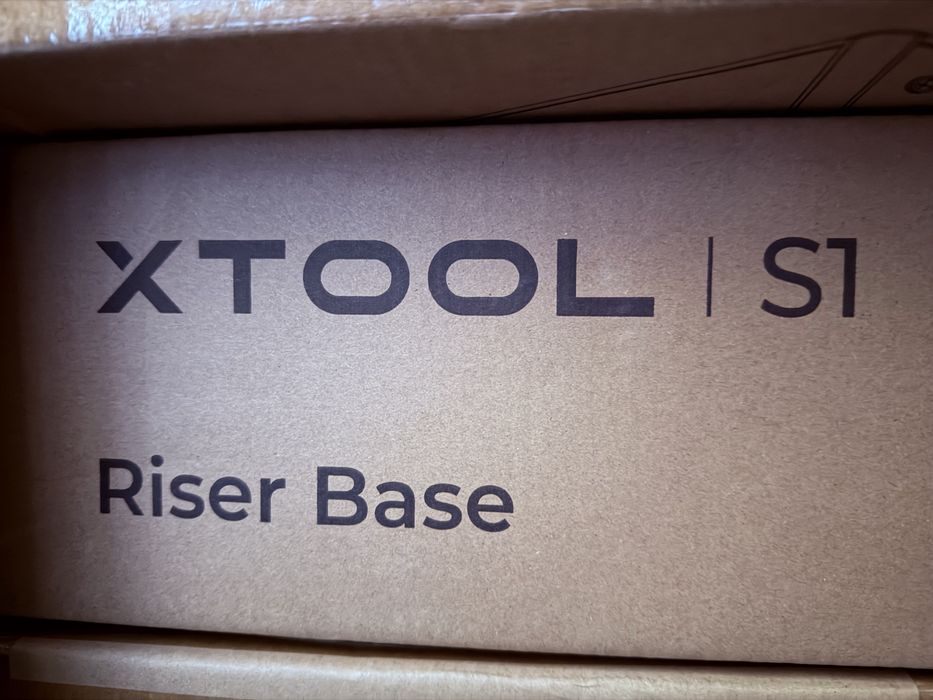 Laser xTool S1 - 40W + 2W IR cu accesorii- Nou, sigilat
