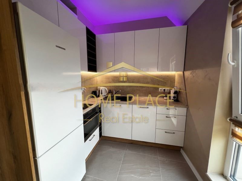 Дава се под наем Тристаен апартамент в Варна, Център - 73 кв.м за 765 € - Снимка #3