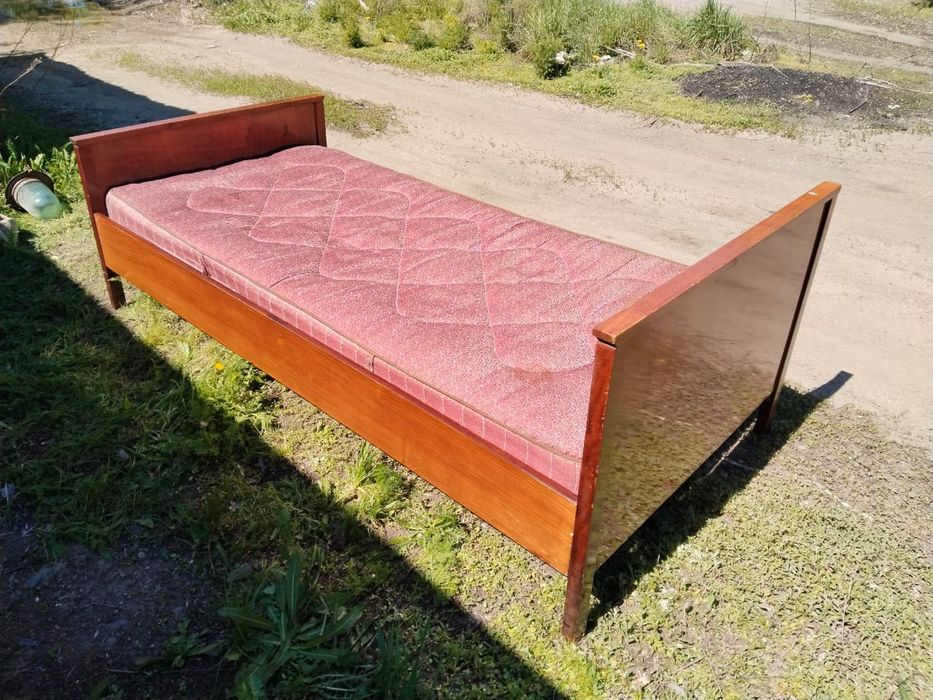 Продам кровать б/у