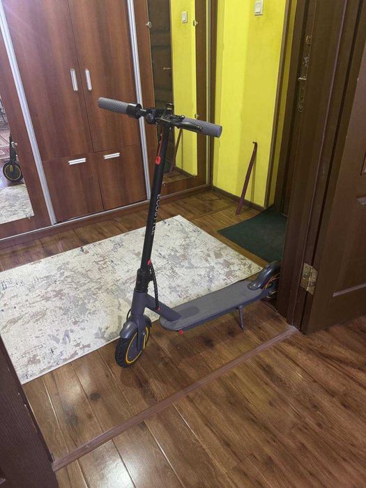 Продается самокат в отличным состоянии
