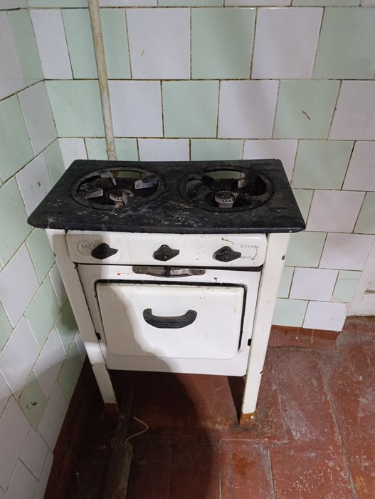 Газовая плита в хорошем состоянии