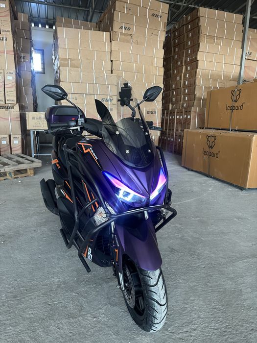 TEZZA N-MAX EFI 150 куб.— бензиновый скутер