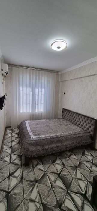 Трастбанк ёнидаги куп каватли уйни 4 каватидаги уйимиз сотидади