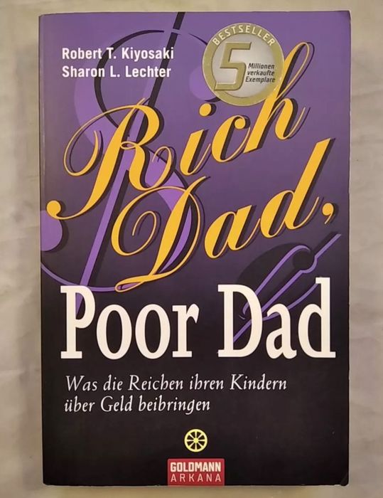 Книга  на английски език - Богат татко беден татко