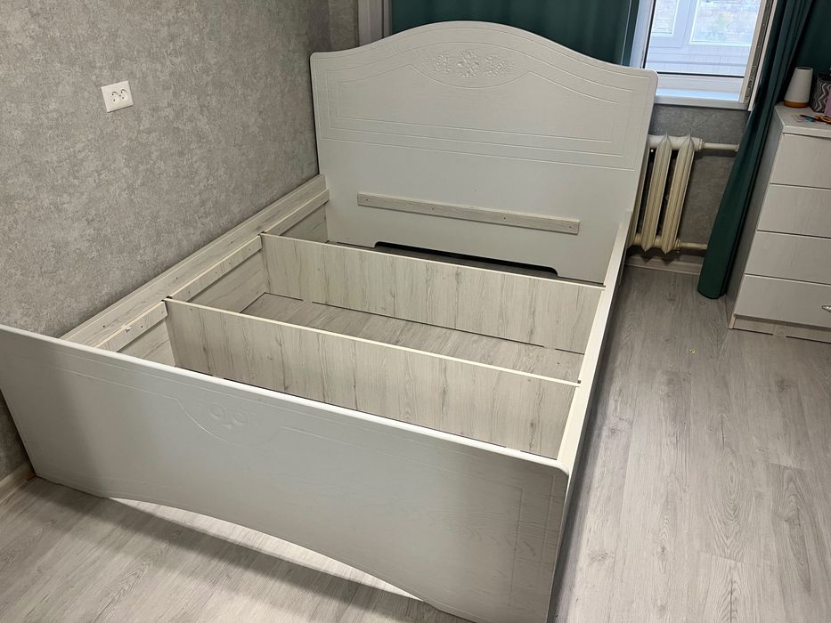 Продам двухспальную кровать