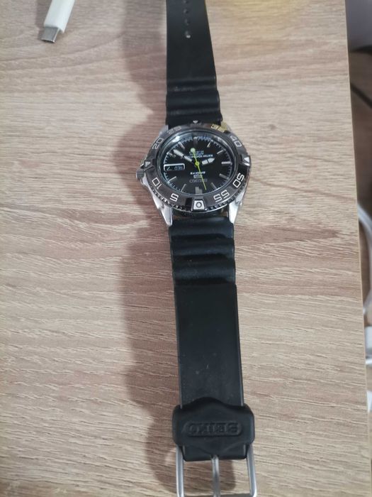 Часовник seiko 5 sport