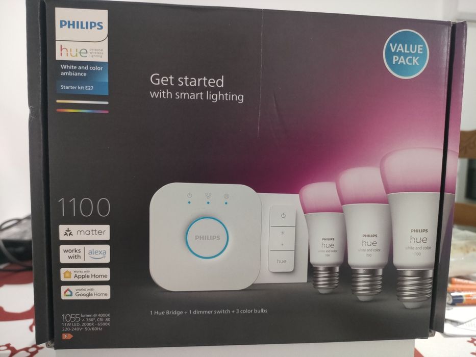 Pachet Philips  Hue - 3 becuri+ consola+intrerupator