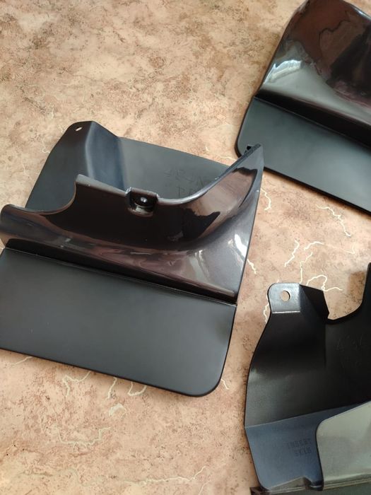 Брызговики на Прадо 120