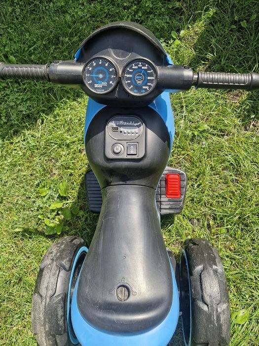 .motocicleta cu acumulator