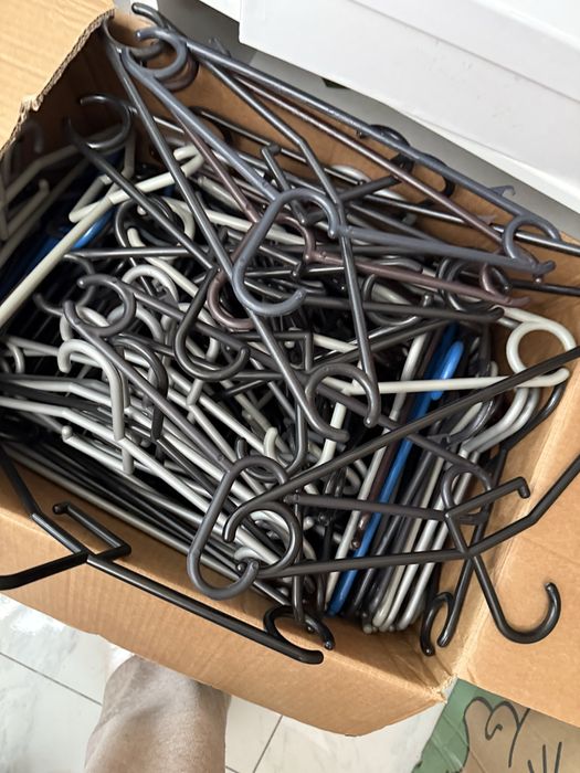 Продам вешалки, количество есть