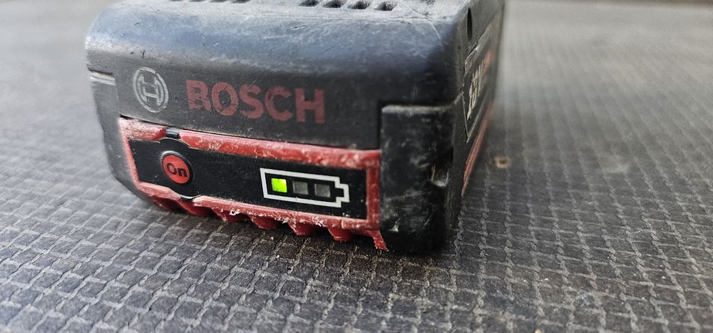 18v 5Ah Bosch professional. Дефект!