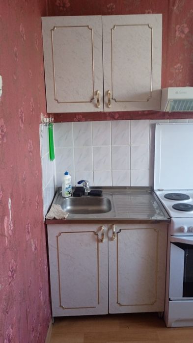 Продам кухню 10000