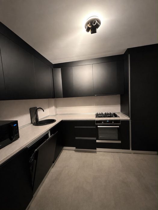 Apartament 3 camere Hils Republica