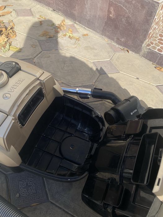 Пылесос vitek.