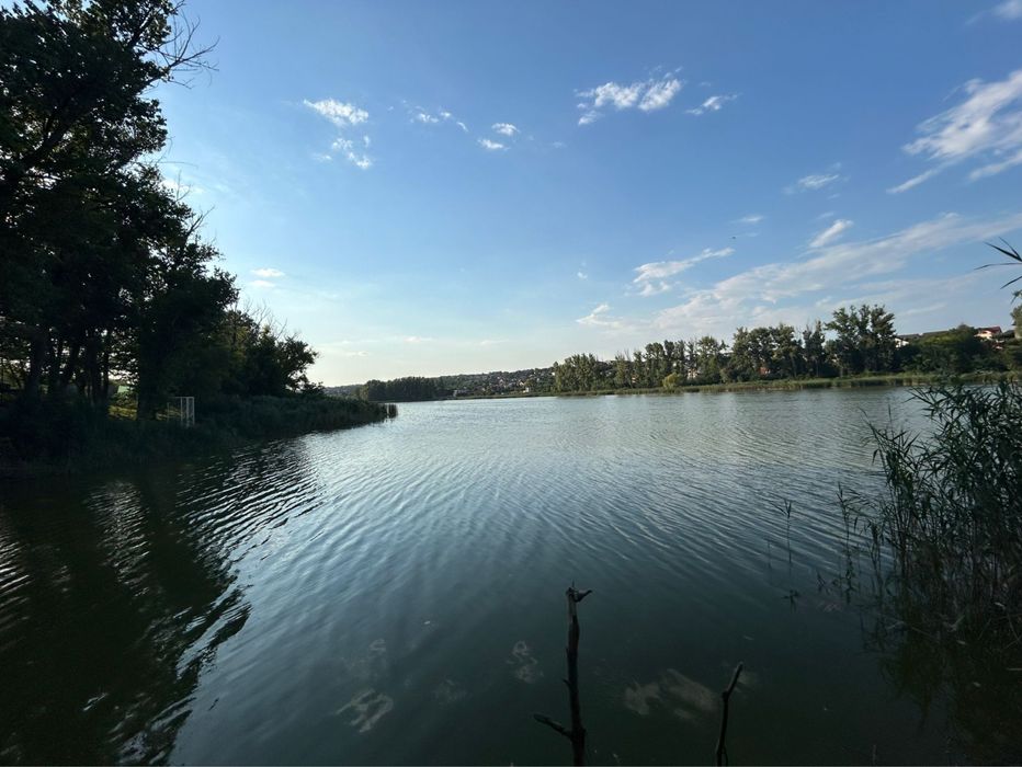 Proprietar! Teren intravilan cu deschidere la lac Ezareni!