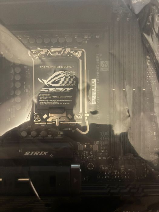 Placa de baza rog Strike z890-E gaming wifi noua