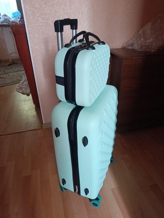 Продам обсалютно новый чимодан