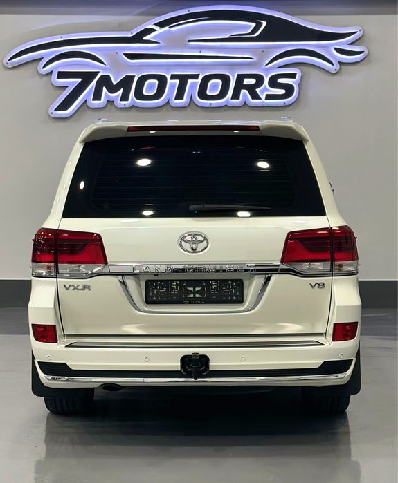 Toyota Land Cruiser 200
