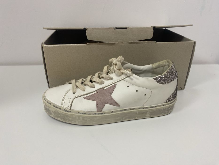 Vând golden goose
